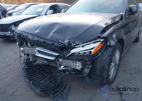 2019 Mercedes-Benz C 300 4Matic z USA, uszkodzony, nr VIN WDDWF8EB2KR484680